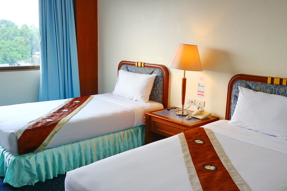 Grand Park Hotel Nakhon Si Thammarat Exterior photo