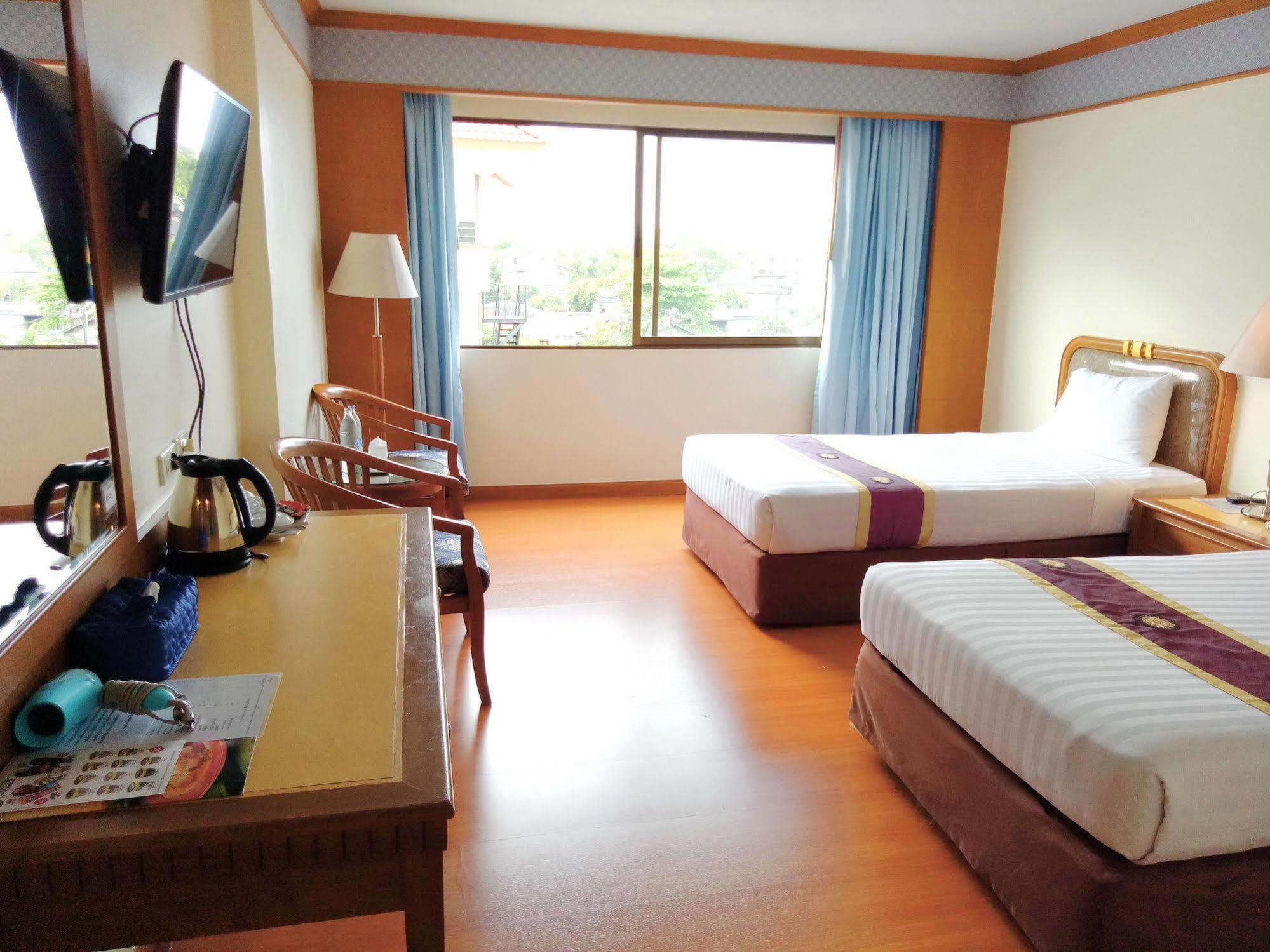 Grand Park Hotel Nakhon Si Thammarat Exterior photo