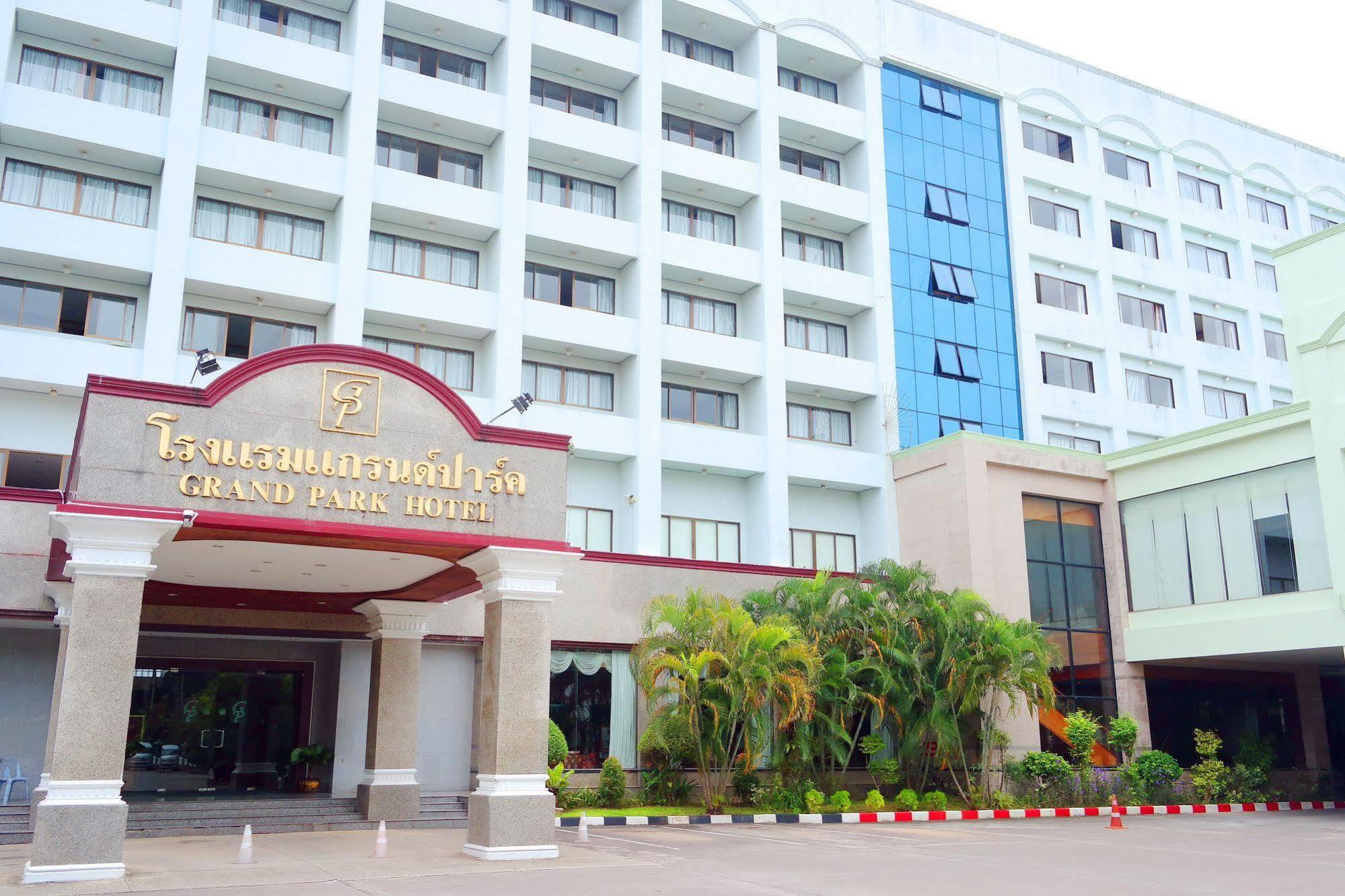 Grand Park Hotel Nakhon Si Thammarat Exterior photo